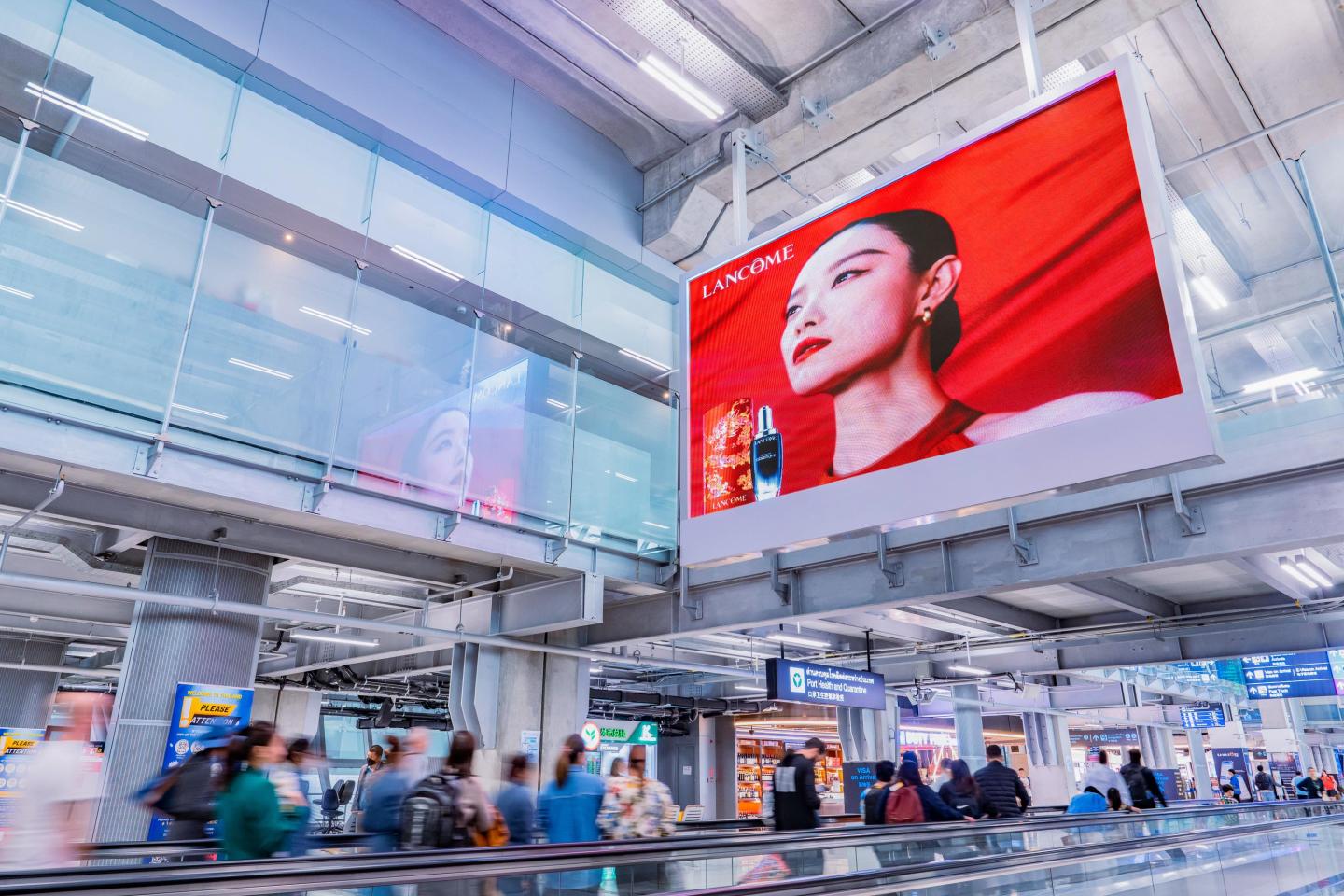 Bangkok Suvarnabhumi, large-format DOOH inventory bookable by the hour on Blindspot