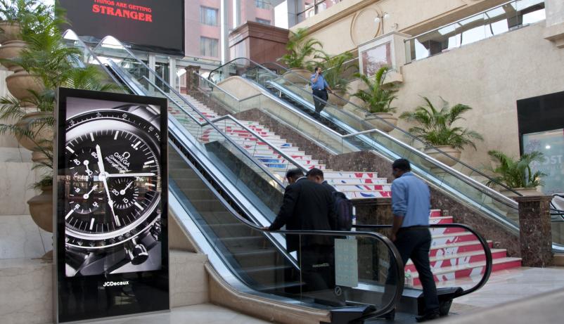 Bengaluru, UB City Mall - mall digital screen, real DOOH inventory bookable by the hour on Blindspot