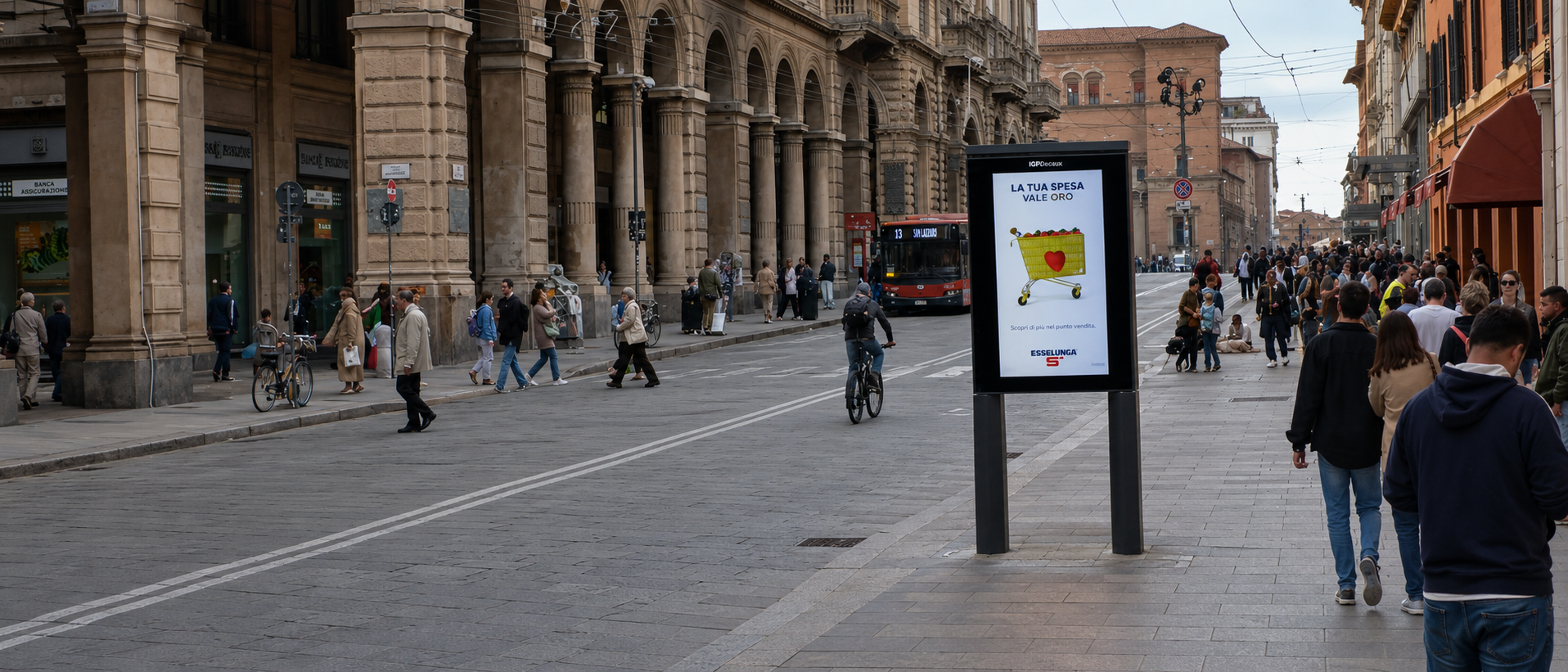 Bologna, Bologna city-centre outdoor screen - digital out-of-home screen, real DOOH inventory bookable by the hour on Blindspot