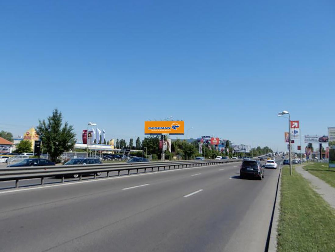Large unipole on the DN1 Băneasa corridor toward Henri Coandă airport, Bucharest