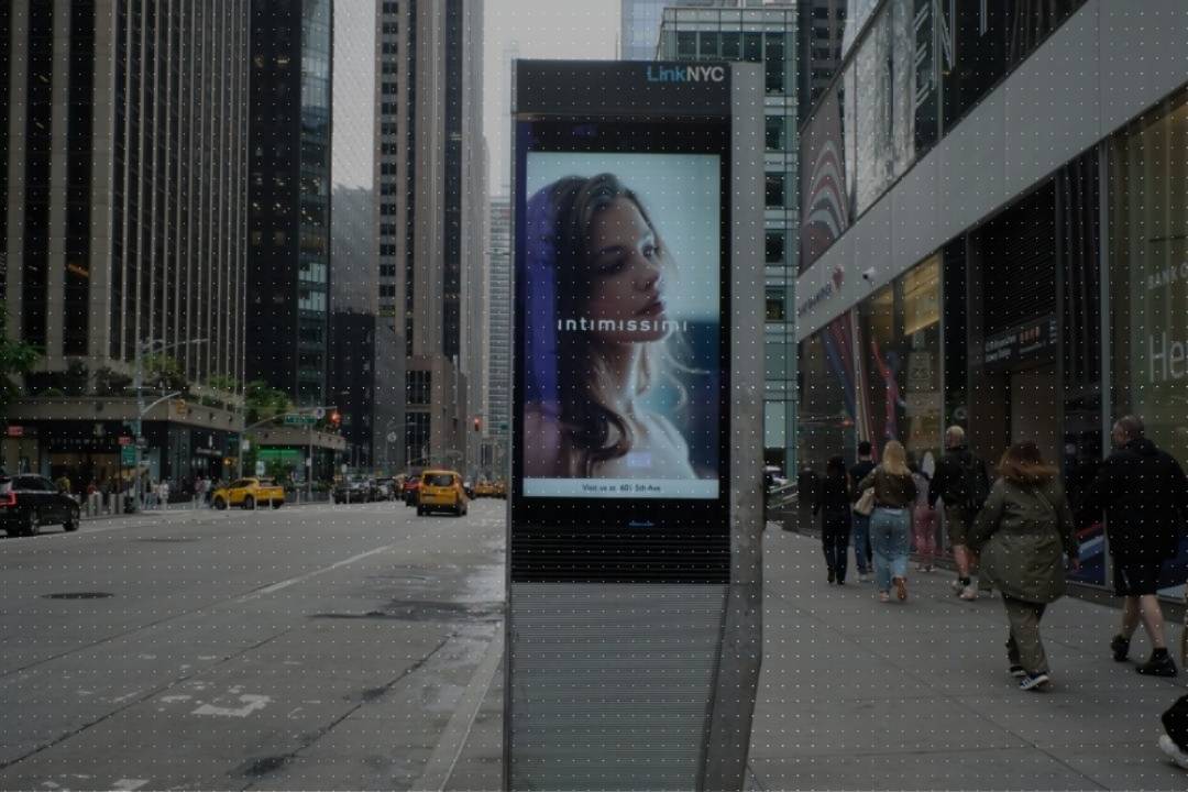 Intimissimi billboard campaign