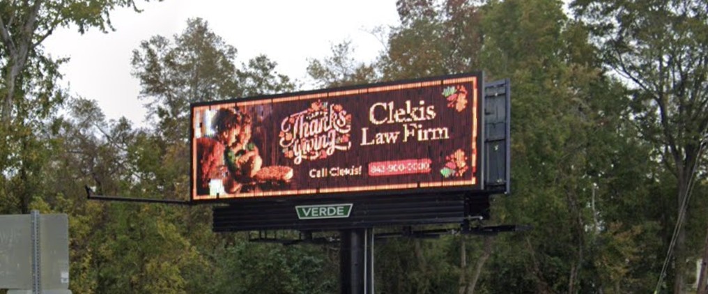 Charleston, Charleston screen 7 - digital out-of-home screen, real DOOH inventory bookable by the hour on Blindspot