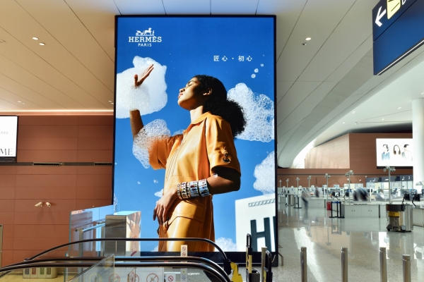 Chengdu Tianfu Airport, TFU T2 post-security lightboxes, real DOOH inventory bookable by the hour on Blindspot