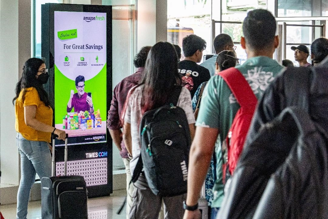 Chennai, Chennai International Airport advertising panel - airport digital screen, real DOOH inventory bookable by the hour on Blindspot