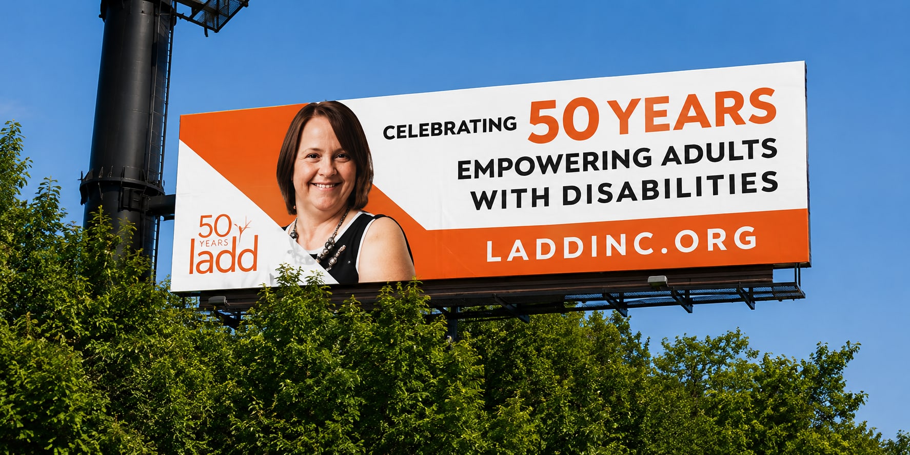 Cincinnati billboard at I-71, bookable by the hour on Blindspot