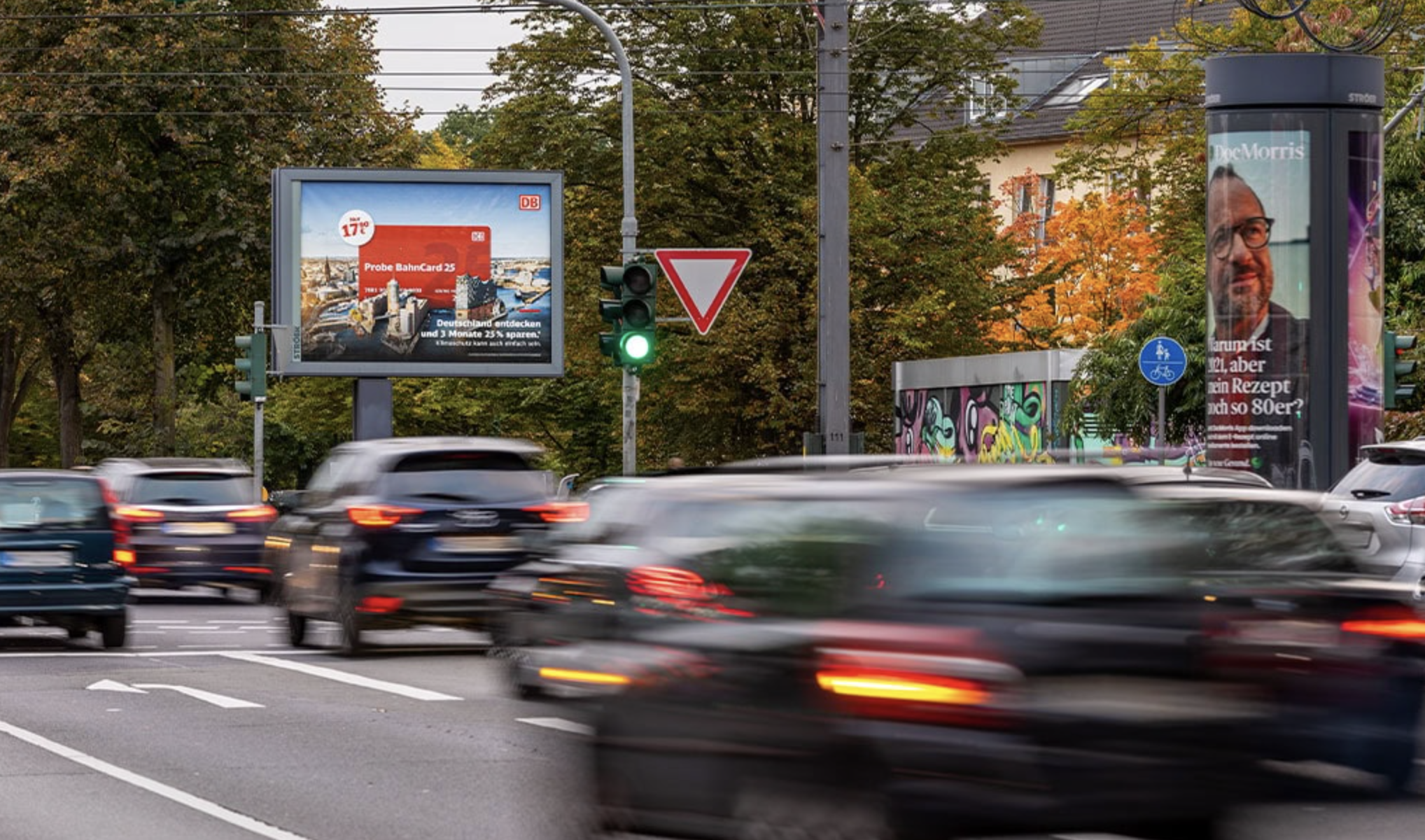 Cologne, Cologne retail district screen - digital out-of-home screen, real DOOH inventory bookable by the hour on Blindspot
