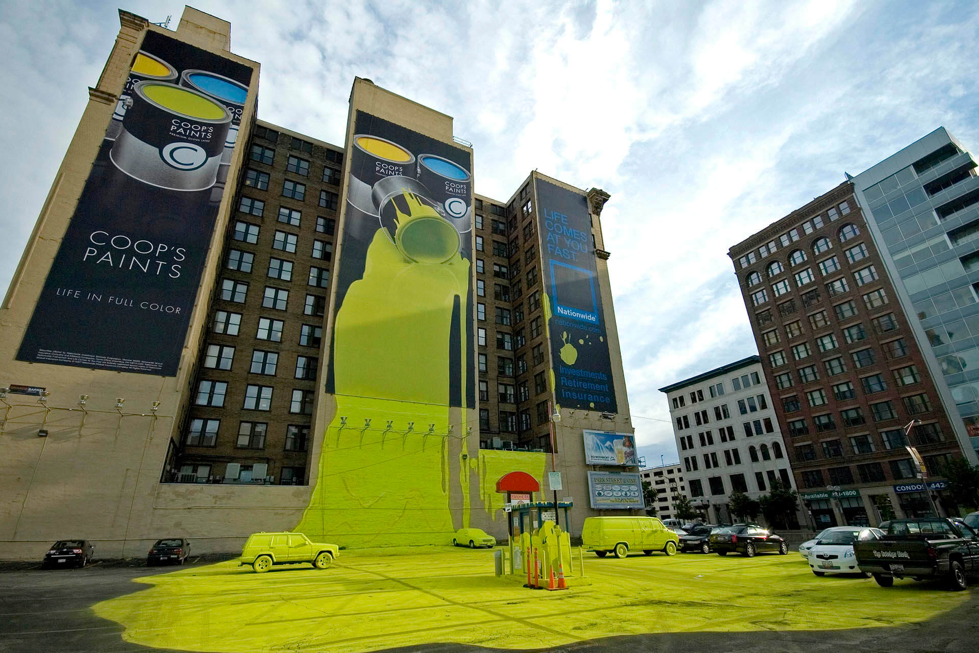 Columbus, Columbus wallscape (Nationwide), real DOOH inventory bookable by the hour on Blindspot