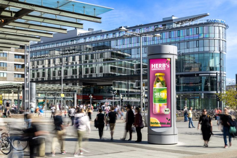 Dresden, Dresden city-centre advertising panel - digital out-of-home screen, real DOOH inventory bookable by the hour on Blindspot