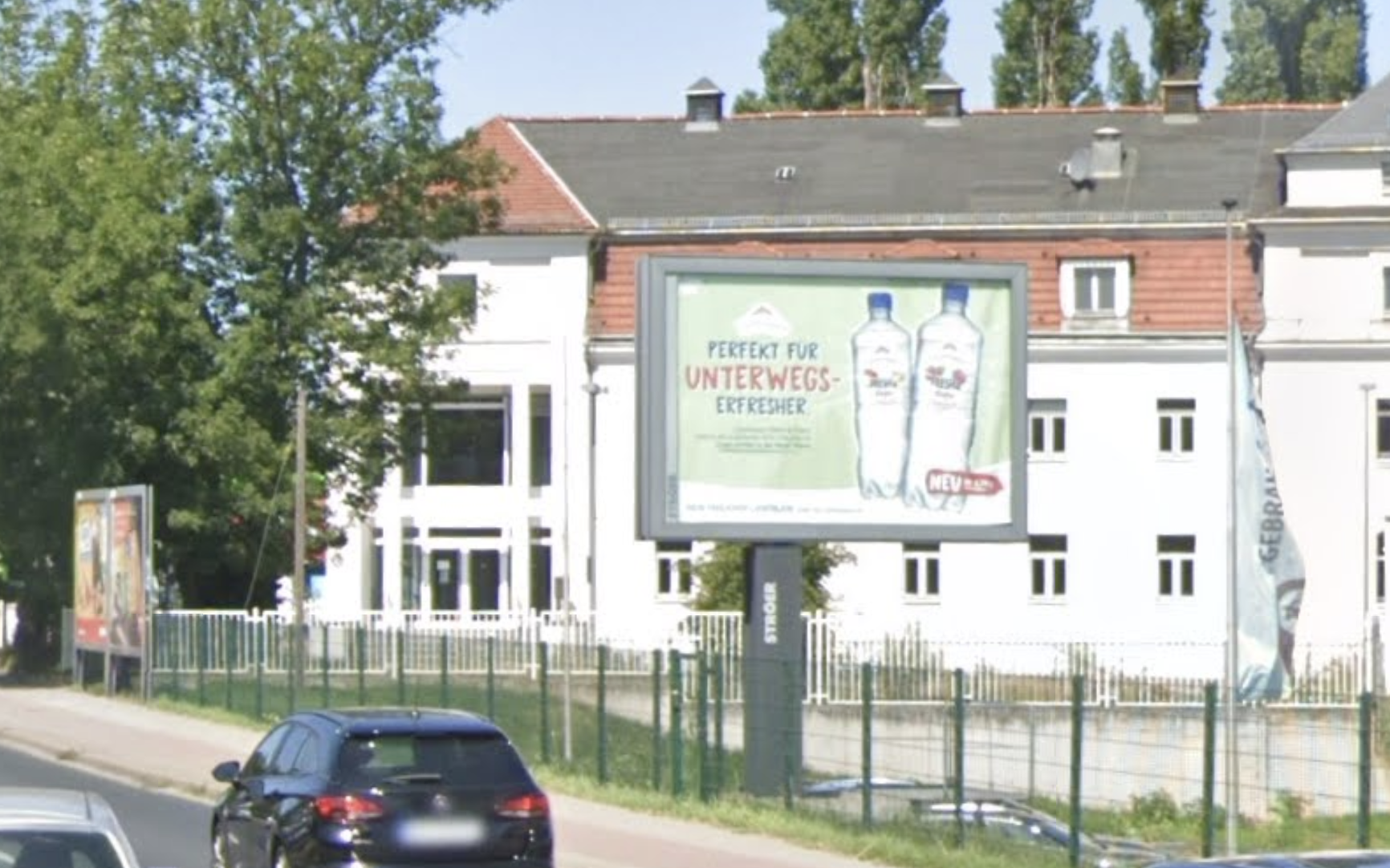 Dresden, Dresden high-traffic billboard - digital out-of-home screen, real DOOH inventory bookable by the hour on Blindspot