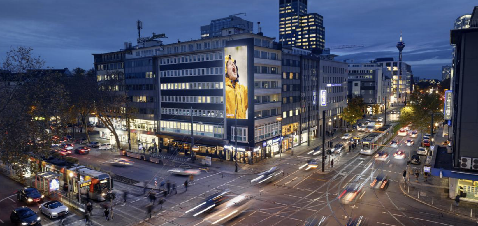 Dusseldorf, Dusseldorf roadside billboard - roadside digital panel, real DOOH inventory bookable by the hour on Blindspot