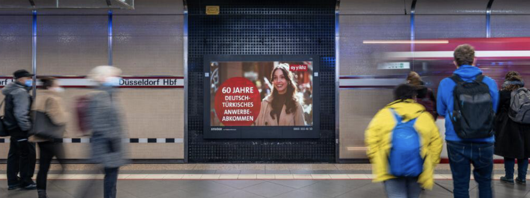 Dusseldorf, Dusseldorf urban digital billboard - digital out-of-home screen, real DOOH inventory bookable by the hour on Blindspot