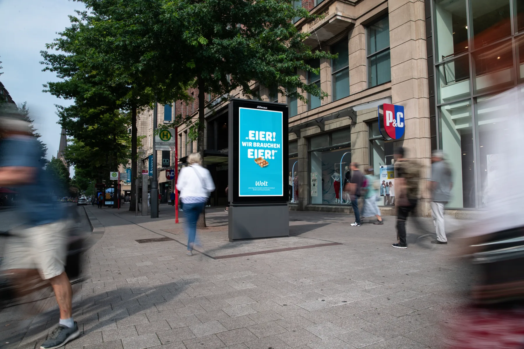 Hamburg, Digital City Light Poster, Moenckebergstrasse, real DOOH inventory bookable by the hour on Blindspot