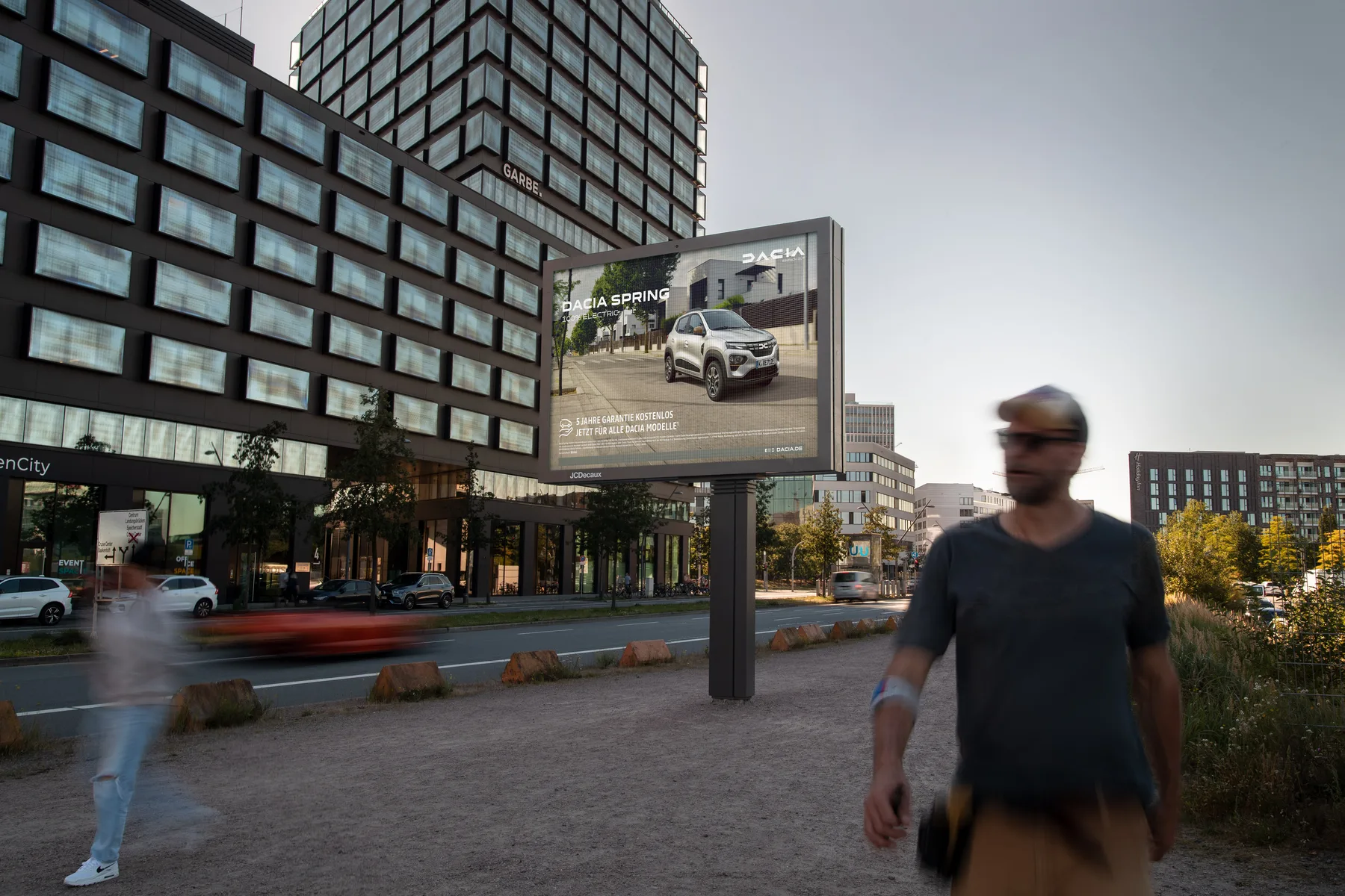 Hamburg, Digital City Light Board, Versmannstrasse, real DOOH inventory bookable by the hour on Blindspot