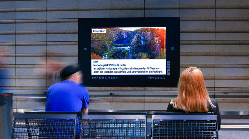 Hamburg, Public Video station screen, real DOOH inventory bookable by the hour on Blindspot