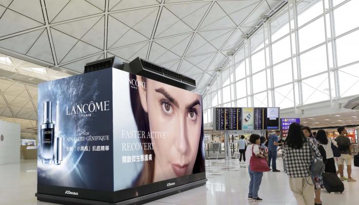 Hong Kong Airport, large-format DOOH inventory bookable by the hour on Blindspot