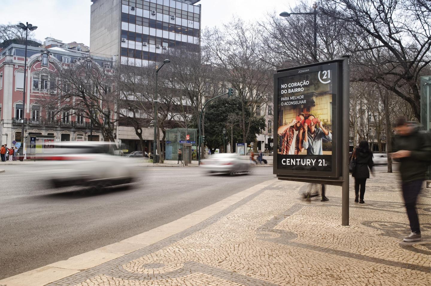 Lisbon, Mupi, Lisbon street, real DOOH inventory bookable by the hour on Blindspot