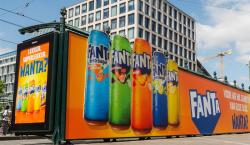 Lyon, Bus shelter DOOH (Creative Solutions), France, real DOOH inventory bookable by the hour on Blindspot