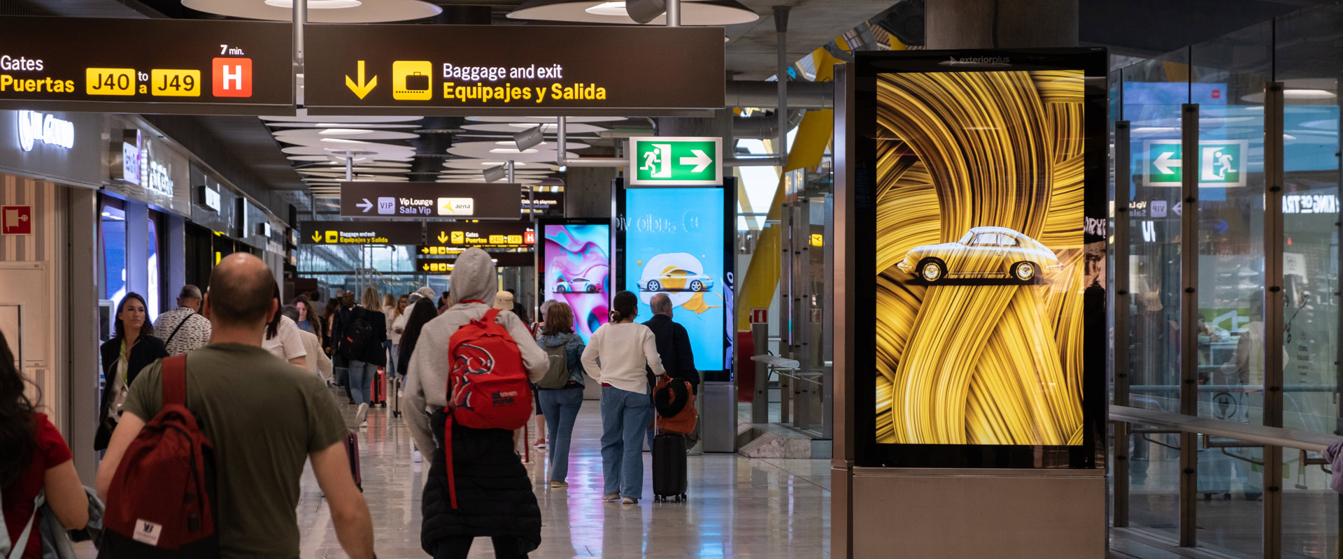 Madrid-Barajas, Madrid-Barajas 4K digital airport network, real DOOH inventory bookable by the hour on Blindspot