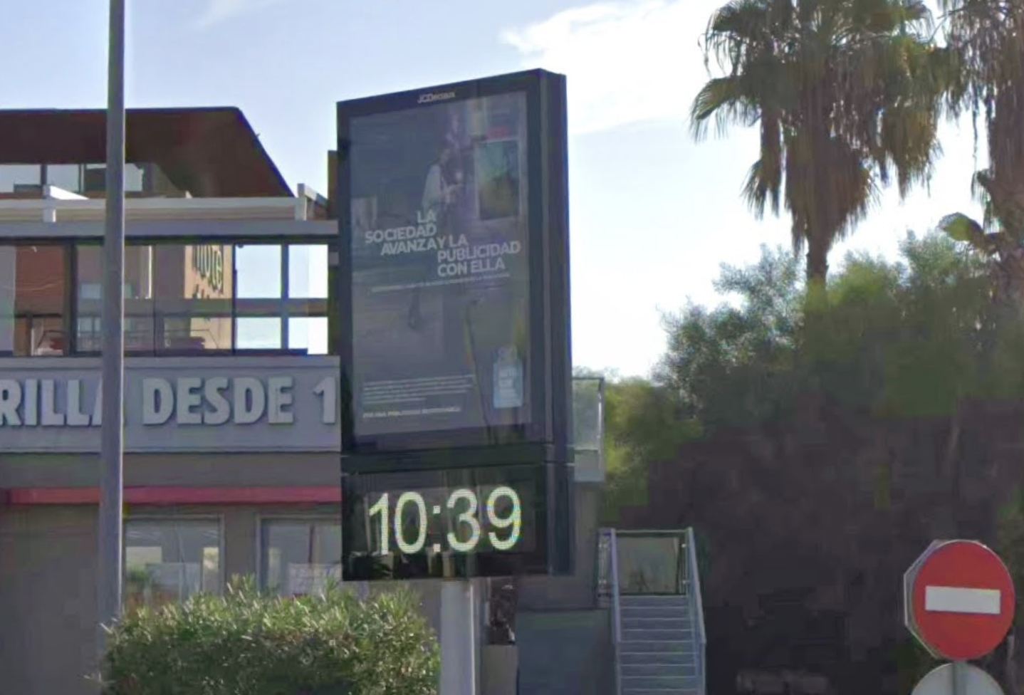 Malaga, C. José Calderón - roadside digital panel, real DOOH inventory bookable by the hour on Blindspot