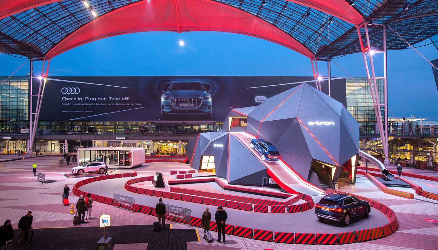 Munich Airport, Duty-free · premium lightbox, real DOOH inventory bookable by the hour on Blindspot