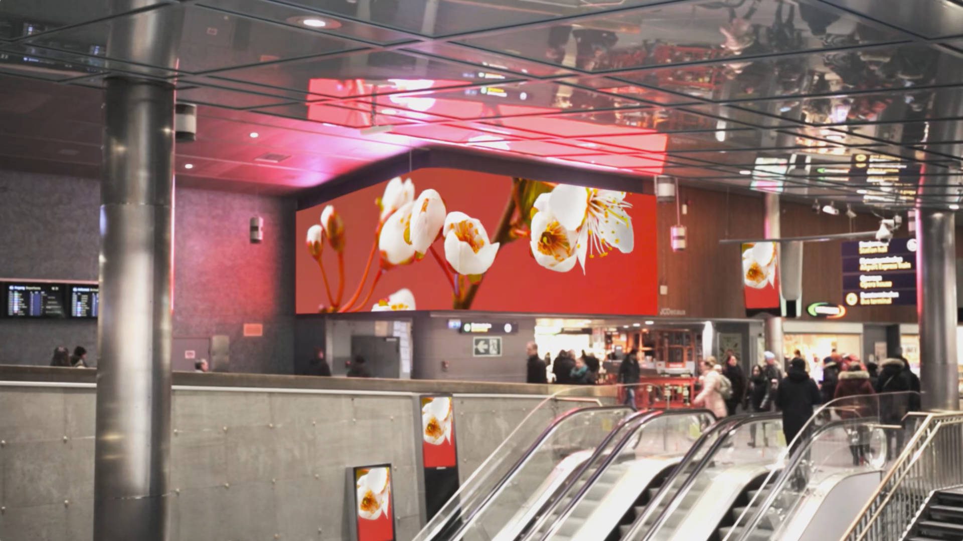 Oslo, Digital Premium curved screen, Oslo Central Station, real DOOH inventory bookable by the hour on Blindspot