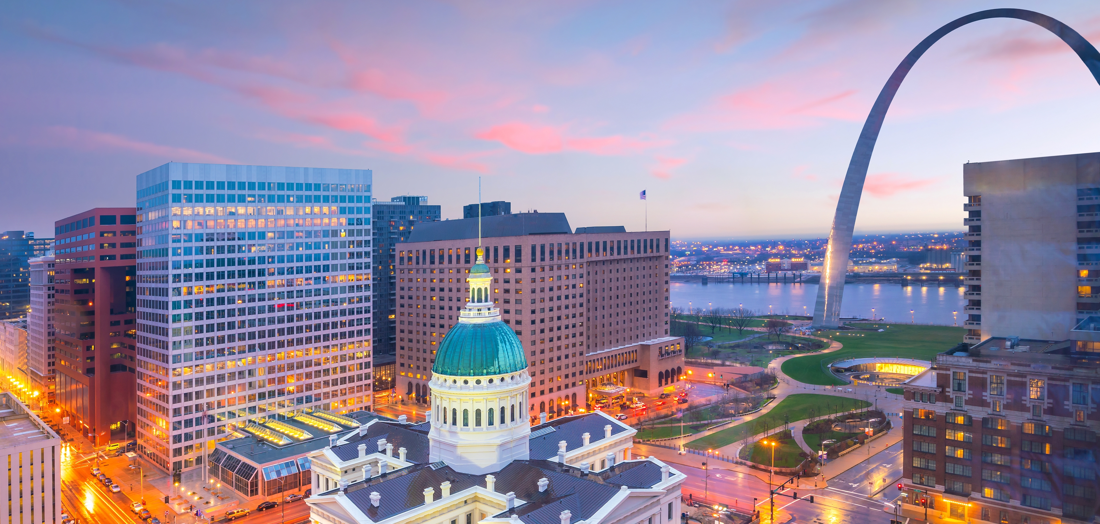 St. Louis, large-format DOOH inventory bookable by the hour on Blindspot