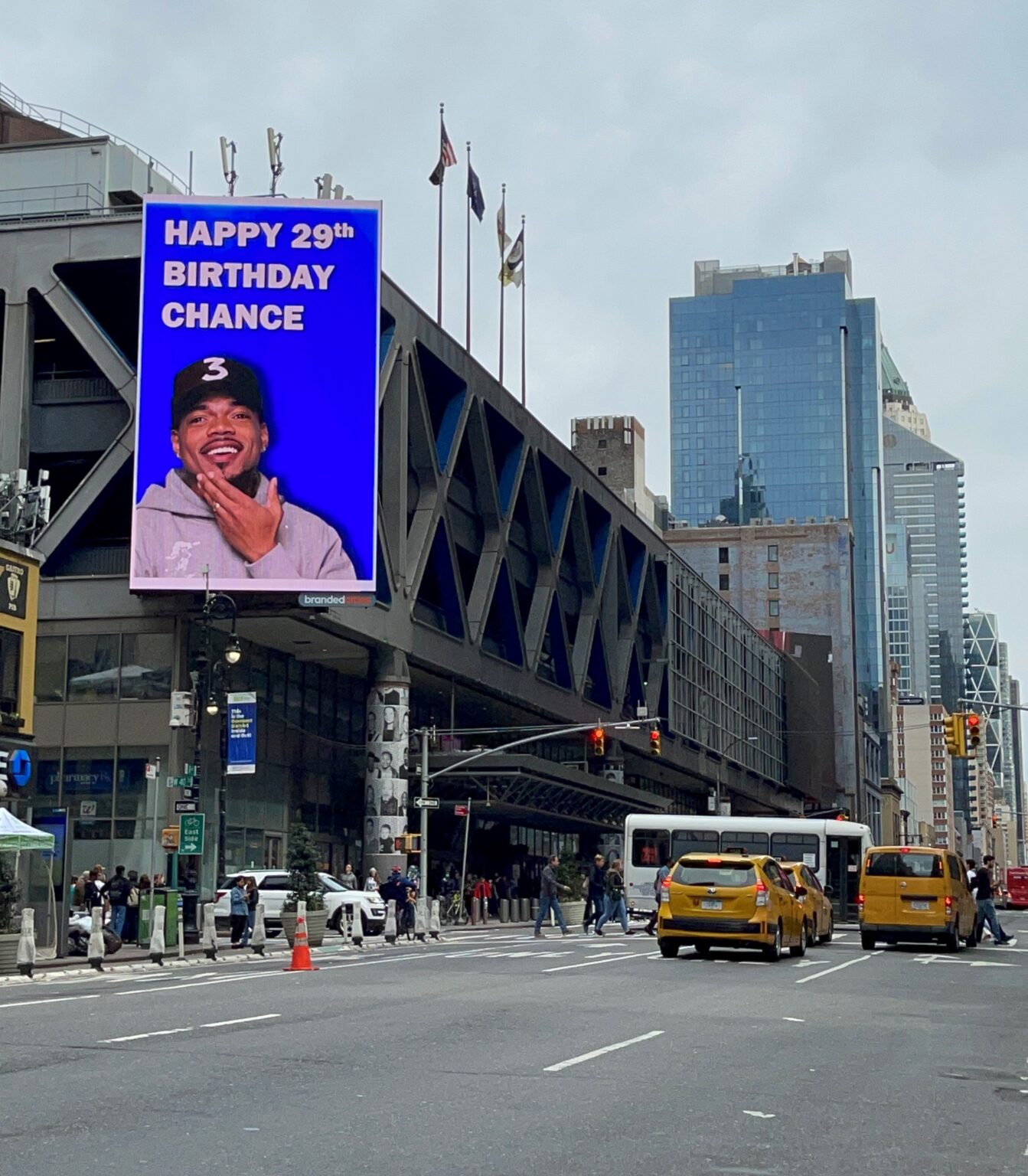 How Much Does A Billboard In Times Square Cost Digital Billboards in New York Times Square- Advertise Today!