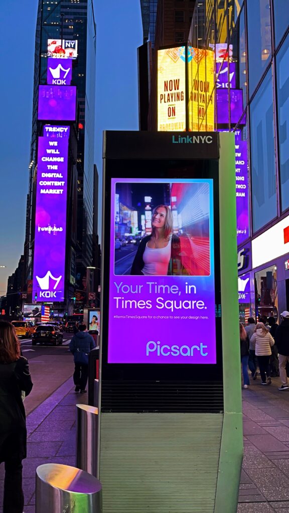 Picsart ad on LinkNYC with Blindspot