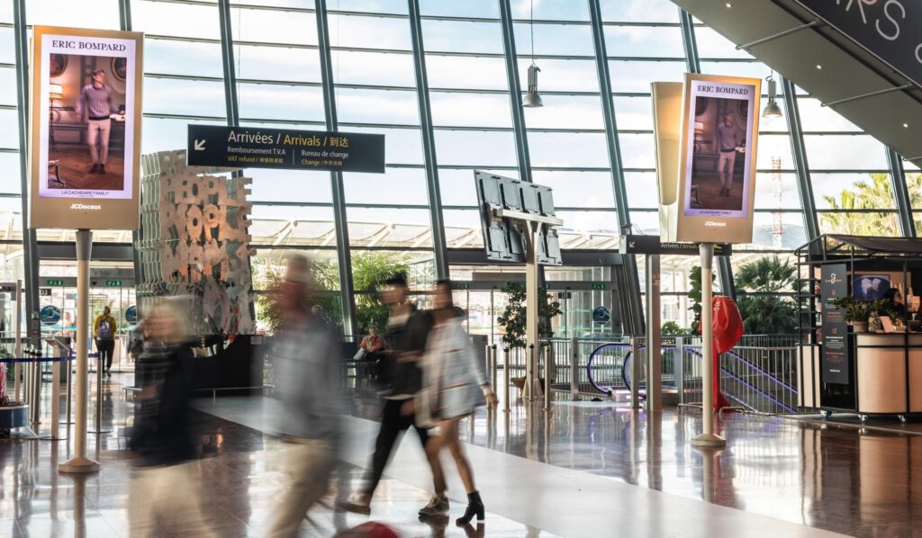 Elevate your brand's visibility with Blindspot on Nice Côte d'Azur airport screens. Engage travelers and leave a lasting impact.