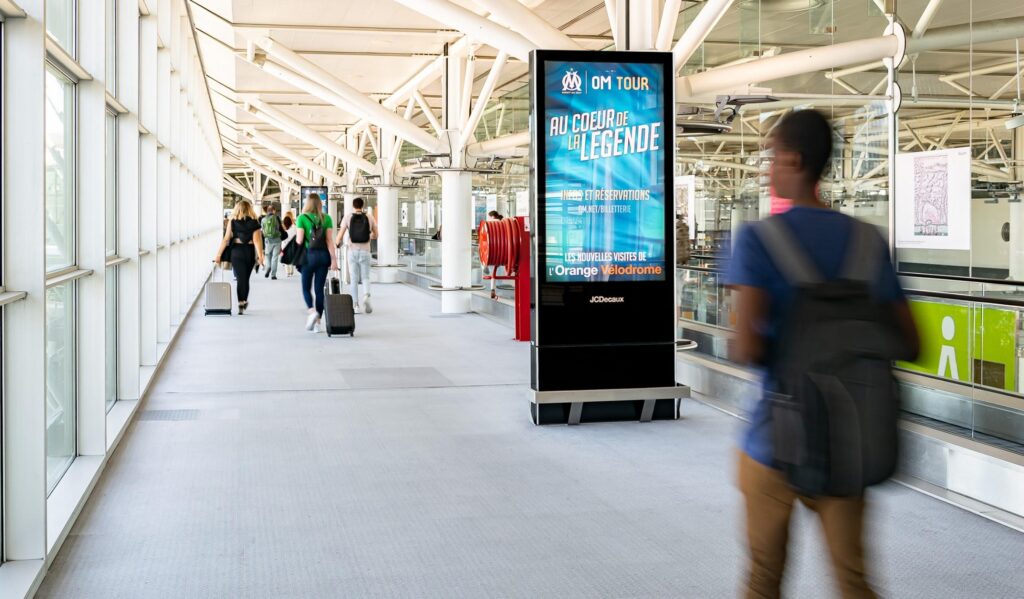 Marseille-Provence airport digital billboards with Blindspot
